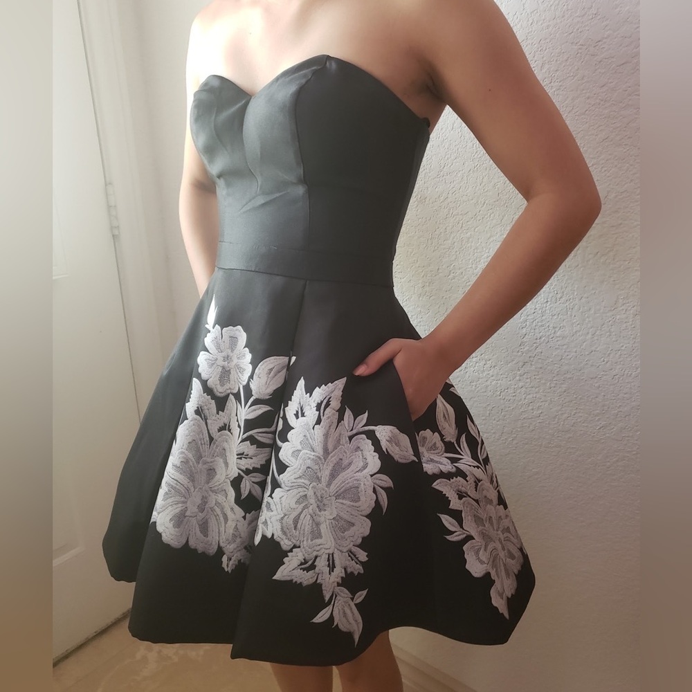 Jovani Black Dress with Floral Applique Strapless Flare Skirt Size 0 Style 42872